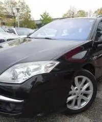 RENAULT Laguna 2.0 dCi 150CV SporTour Techno Nav RENAULT Laguna 2.0 dCi 150CV SporTour Techno Nav