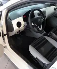 SEAT Mii 1.0 68 CV 5p. Chic Ecofuel SEAT Mii 1.0 68 CV 5p. Chic Ecofuel