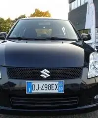 SUZUKI Swift 1.3 4x4 5p. GL SUZUKI Swift 1.3 4x4 5p. GL