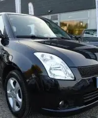 SUZUKI Swift 1.3 4x4 5p. GL SUZUKI Swift 1.3 4x4 5p. GL
