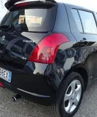 SUZUKI Swift 1.3 4x4 5p. GL SUZUKI Swift 1.3 4x4 5p. GL