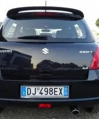 SUZUKI Swift 1.3 4x4 5p. GL SUZUKI Swift 1.3 4x4 5p. GL