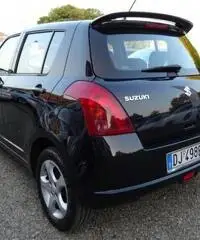 SUZUKI Swift 1.3 4x4 5p. GL SUZUKI Swift 1.3 4x4 5p. GL