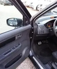 SUZUKI Swift 1.3 4x4 5p. GL SUZUKI Swift 1.3 4x4 5p. GL