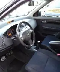 SUZUKI Swift 1.3 4x4 5p. GL SUZUKI Swift 1.3 4x4 5p. GL