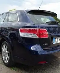 TOYOTA Avensis 2.0 D-4D Wagon