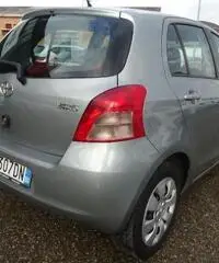 TOYOTA Yaris 1.0 5 porte Sol
