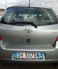 TOYOTA Yaris 1.0 5 porte Sol