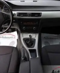 BMW 320 D TOURING FUTURA Fari allo Xeno + Cruise control + Park distance control + Bracciolo + Volan