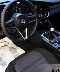 Alfa Romeo Giulia 2.2 Turbodiesel 150CV 'Km0' Euro6 GARANZIA TOTALE Alfa Romeo Giulia 2.2 Turbodiesel 150CV 'Km0' Euro6 GARANZIA TOTALE
