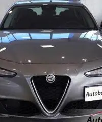 Alfa Romeo Giulia 2.2 Turbodiesel 150CV 'Km0' Euro6 GARANZIA TOTALE Alfa Romeo Giulia 2.2 Turbodiesel 150CV 'Km0' Euro6 GARANZIA TOTALE