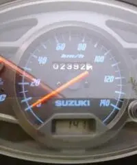 suzuki sixteen 125 km 2400 1200!!!!!
