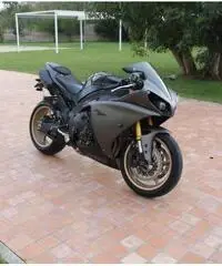 YAMAHA YZF R1 - BIG BANG