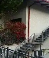 VILLA QUADRIFAMIGLIARE VILLA QUADRIFAMIGLIARE