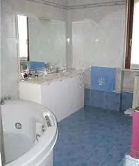 Appartamento di 7 locali in Vendita