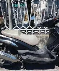Piaggio BEVERLY 125 - Km. 23400, Euro 1700 Piaggio BEVERLY 125 - Km. 23400, Euro 1700