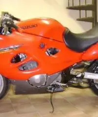 SUZUKI GSX tipo veicolo Turismo cc 600 SUZUKI GSX tipo veicolo Turismo cc 600