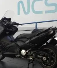 YAMAHA TMax 530 .