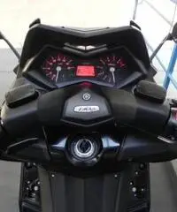 YAMAHA TMax 530 .