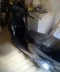Vendo moto marca MOTO M ancora incelofanata, solo 73km Vendo moto marca MOTO M ancora incelofanata, solo 73km