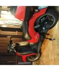 vendo Scarabeo 200 GT del 2002 vendo Scarabeo 200 GT del 2002