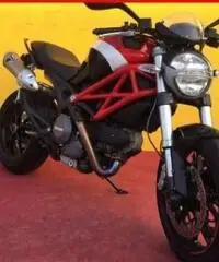 DUCATI Monster 796 plus corse - 12401 DUCATI Monster 796 plus corse - 12401