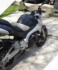 Moto Suzuki gsr 600