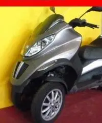PIAGGIO MP3 300 GRIGIO - 37380 PIAGGIO MP3 300 GRIGIO - 37380