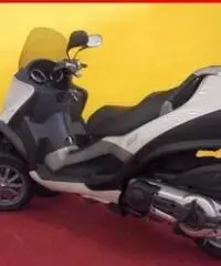 PIAGGIO MP3 400 bianco - 33507 PIAGGIO MP3 400 bianco - 33507