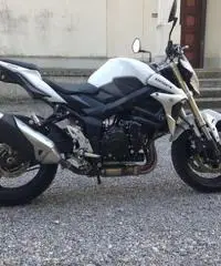 Suzuki gsr 750 Moto naked Suzuki gsr 750 Moto naked
