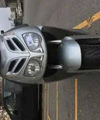 VENDO APRILIA SPORTCITY 200 VENDO APRILIA SPORTCITY 200