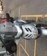 VENDO APRILIA SPORTCITY 200