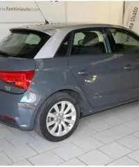 AUDI A1 SPB 1.0 TFSI ultra Design SENSORI POSTERIORI.