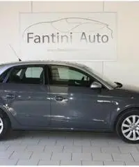 AUDI A1 SPB 1.0 TFSI ultra Design SENSORI POSTERIORI.
