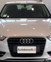 Audi A3 SPORTBACK 1.6TDI 105CV CR S-TRONIC AUTOMATICA Audi A3 SPORTBACK 1.6TDI 105CV CR S-TRONIC AUTOMATICA
