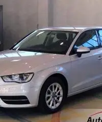 Audi A3 SPORTBACK 1.6TDI 105CV CR S-TRONIC AUTOMATICA Audi A3 SPORTBACK 1.6TDI 105CV CR S-TRONIC AUTOMATICA