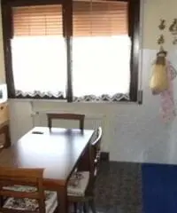 Casa indipendente di 10 locali in Vendita Casa indipendente di 10 locali in Vendita