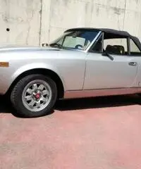 FIAT 124 SPIDER 2000 FIAT 124 SPIDER 2000