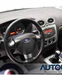 FORD Focus + 1.6 TDCI STATION WAGON NEOPATENTATI CLIMA RADIO FORD Focus + 1.6 TDCI STATION WAGON NEOPATENTATI CLIMA RADIO