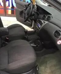 FORD Focus 1.8 TDDi cat SW Ghia FORD Focus 1.8 TDDi cat SW Ghia