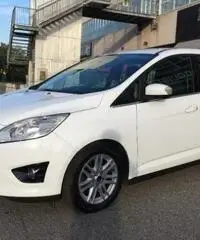 FORD Grand C-Max 1.6 TDci 7 Posti Titanium Porte Scorrevoli FORD Grand C-Max 1.6 TDci 7 Posti Titanium Porte Scorrevoli