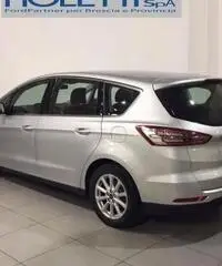 FORD S-Max 2.0 TDCi 150CV S&S Powershift 7pi Titanium Bus FORD S-Max 2.0 TDCi 150CV S&S Powershift 7pi Titanium Bus