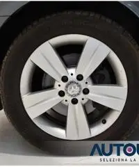 MERCEDES-BENZ Viano 3.0 CDI TREND AUT 7 POSTI PELLE XENON SENS TETTO