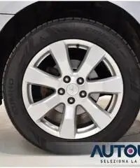MITSUBISHI Outlander 2.2 DI-D TC-SST INSTYLE 7 POSTI 4X4 AUT PELLE SENS MITSUBISHI Outlander 2.2 DI-D TC-SST INSTYLE 7 POSTI 4X4 AUT PELLE SENS