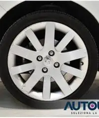 PEUGEOT 207 1.6 HDI CC TECNO CABRIO SENSORI CERCHI 17' PEUGEOT 207 1.6 HDI CC TECNO CABRIO SENSORI CERCHI 17'