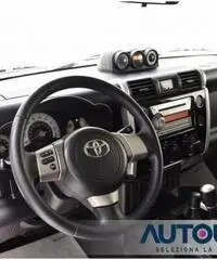 TOYOTA FJ Cruiser 4 4X4 GPL AUTOCARRO AUT SENSORI CRUISE CERCHI 17'