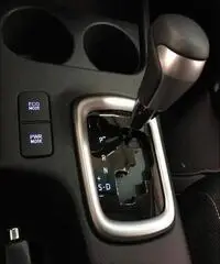 TOYOTA Hilux 2.4 D-4D A/T 4WD Double Cab Lounge MY16