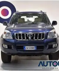TOYOTA Land Cruiser 3.0 D-4D 5 PORTE AUT WAGON 4X4 8 POSTI PELLE CRUIS