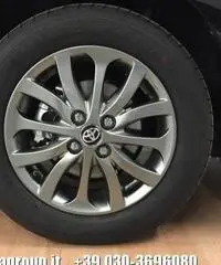 TOYOTA Yaris 1.0 5 porte Active MY16