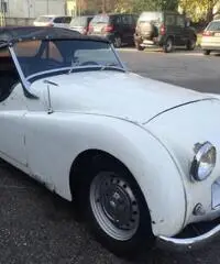 TRIUMPH TR2 DA RESTAURO COMPLETA